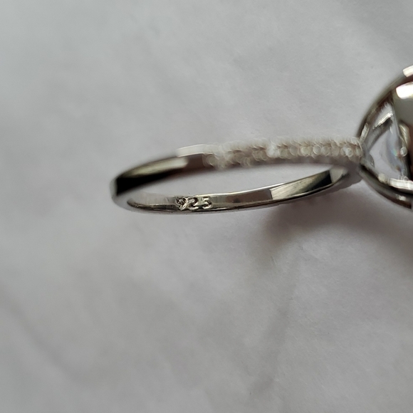 New Gorgeous White Sapphire Wedding Ring - Picture 6 of 7